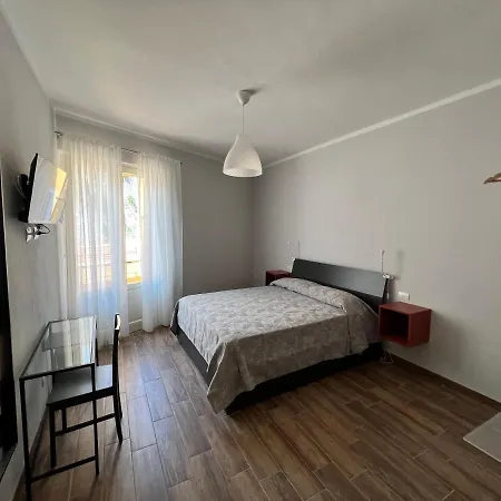 We Tower Self Check-in Konukevi